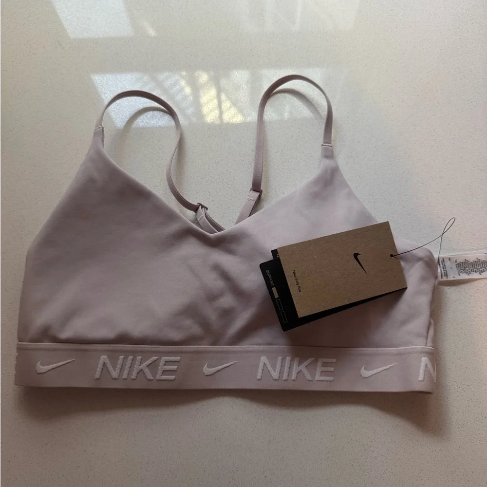 Brand new Nike Women's Soft Pink Sports Bra - Picture 1 of 2